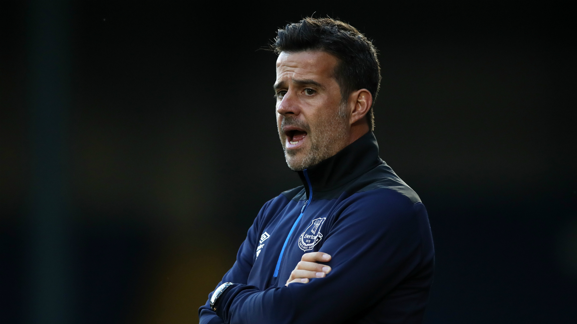 使他成為荷 使他成為荷